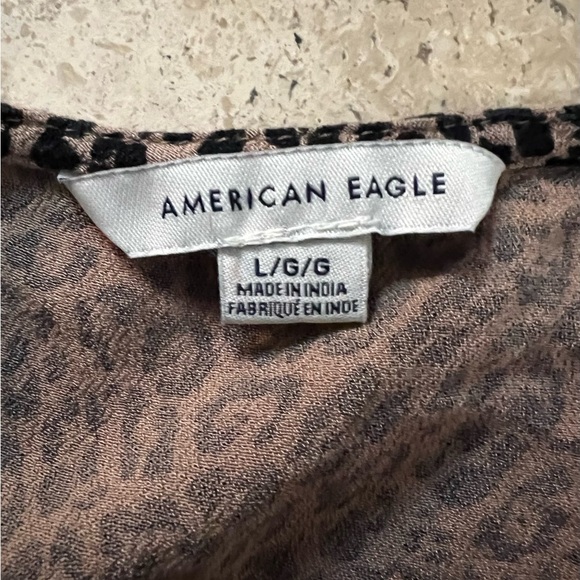 American Eagle Cropped Animal Print Shirt Size Large - Picture 4 of 5